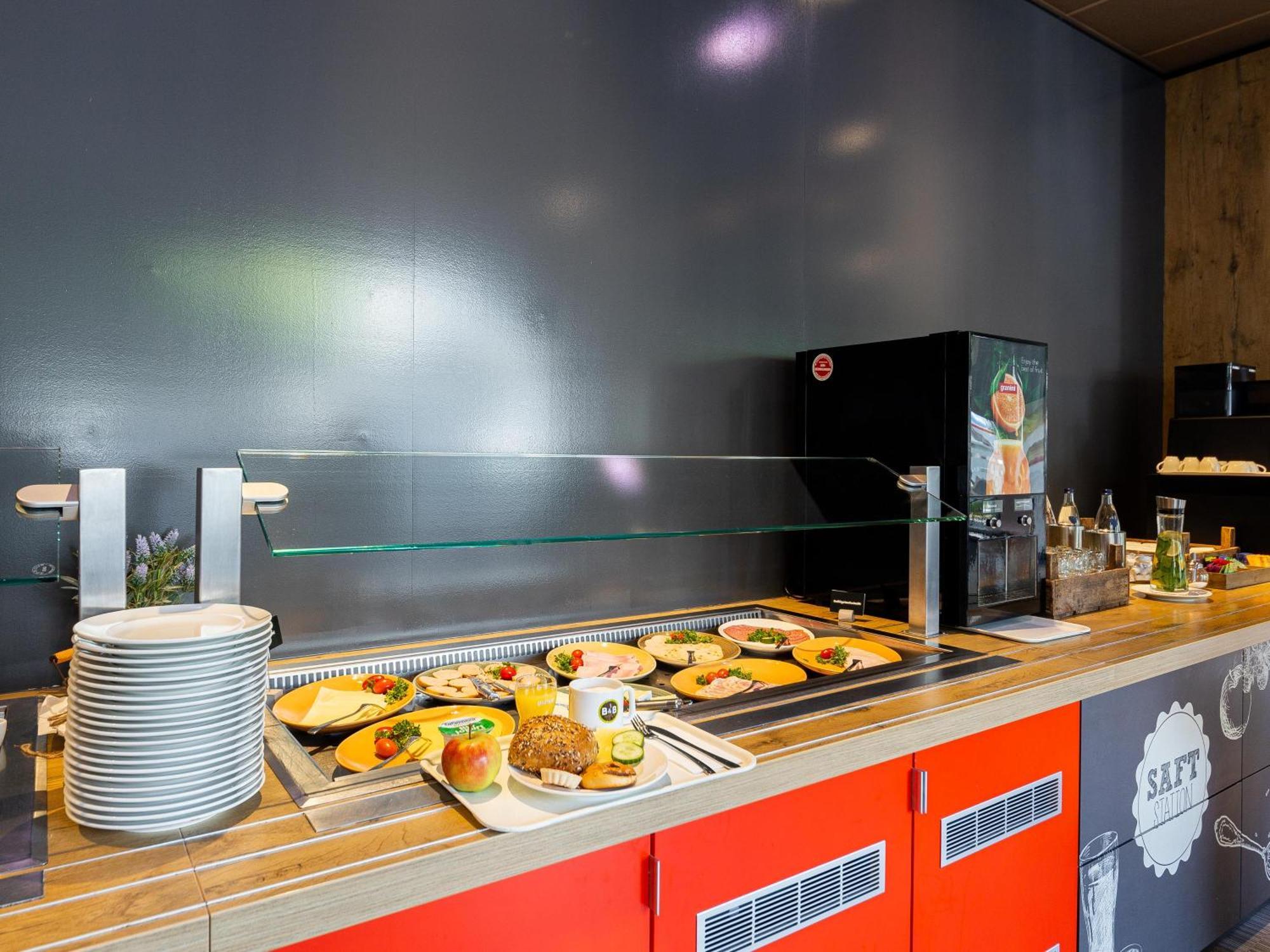 Ibis Hotel 2*